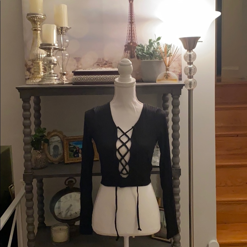 Hot Miami Styles ribbed criss cross neck crop top